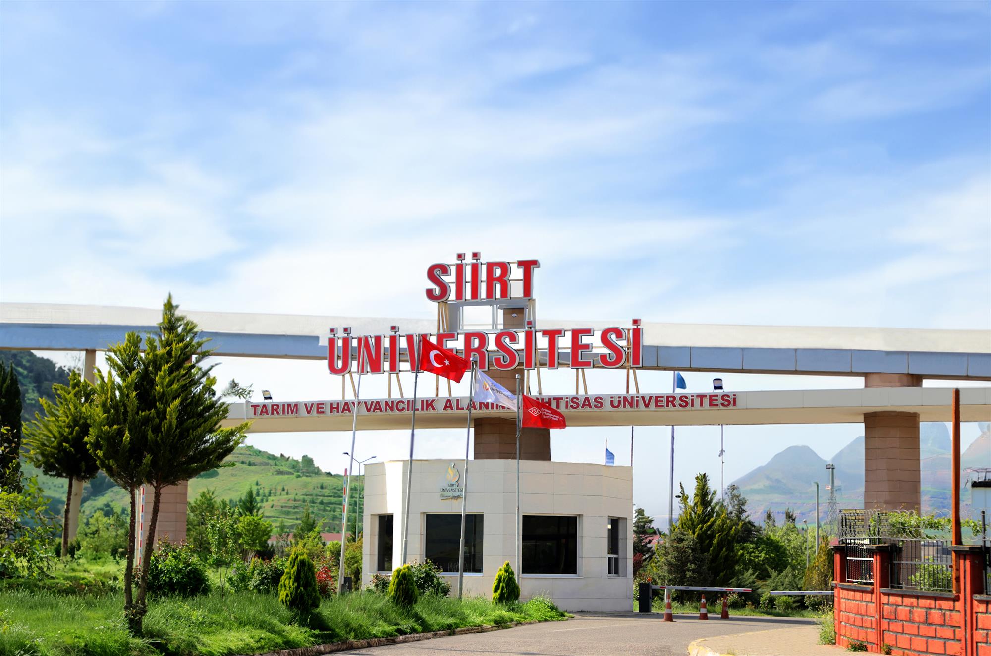 Üniversitemizden URAPta Dev Sıçrama: Dünyada 136, Türkiyede 10 Basamak Birden Yükseldik!